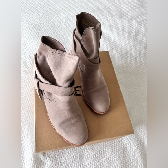 Women's UGG Booties - Picture 2 of 5